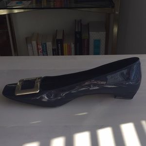 Roger Vivier size 39.5 Navy Patent leather Flats